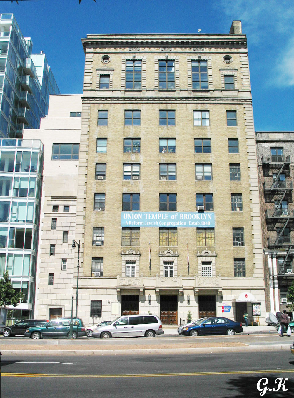 Нью-Йорк, Eastern Parkway, 17
