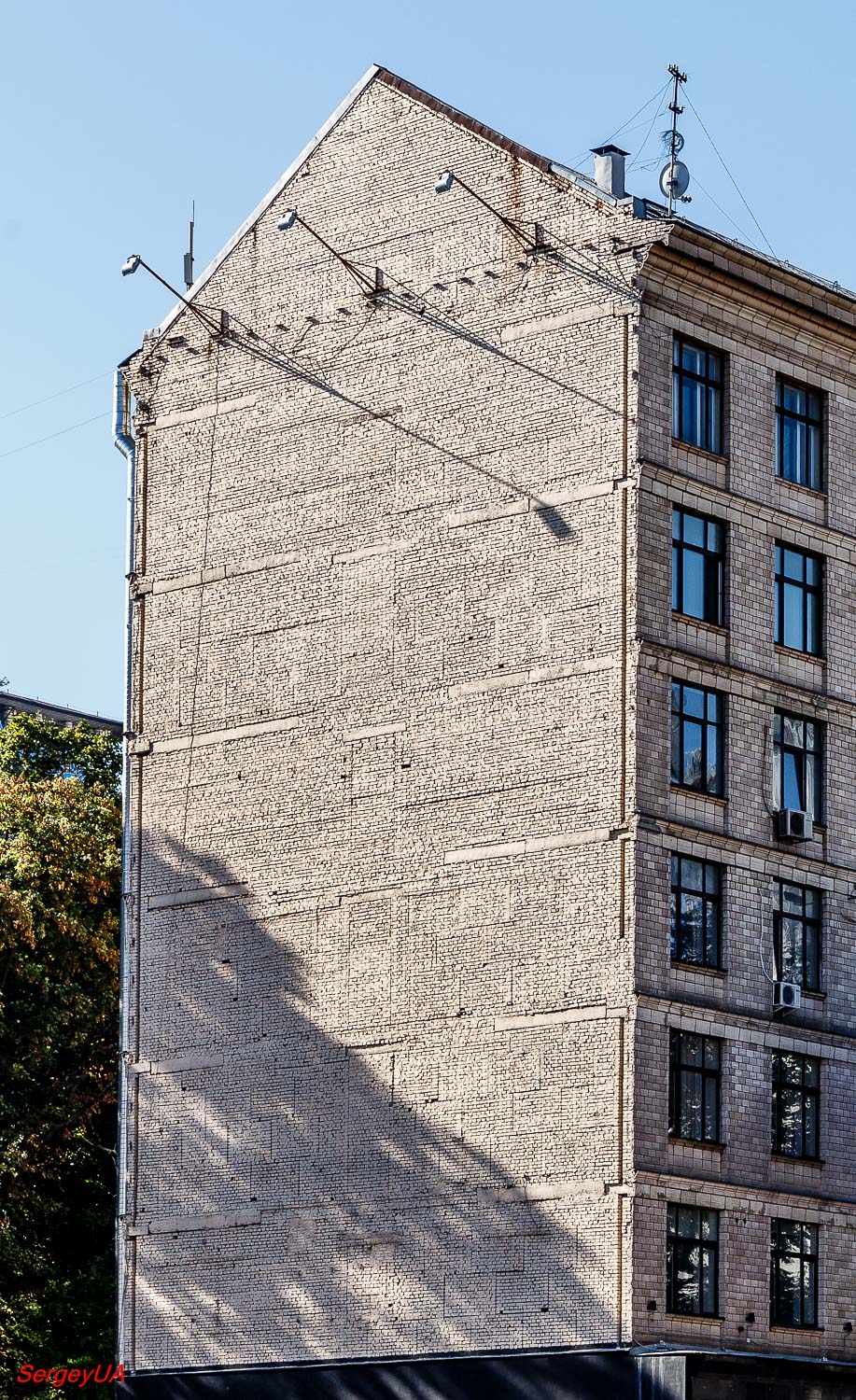 Киев, Улица Крещатик, 7-11 / Институтская улица