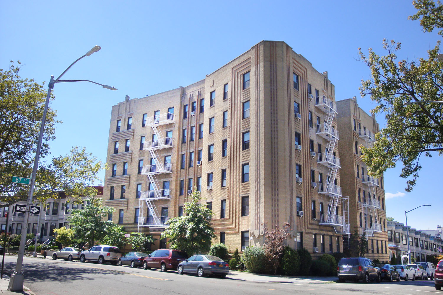 Нью-Йорк, Ridge Boulevard, 6702