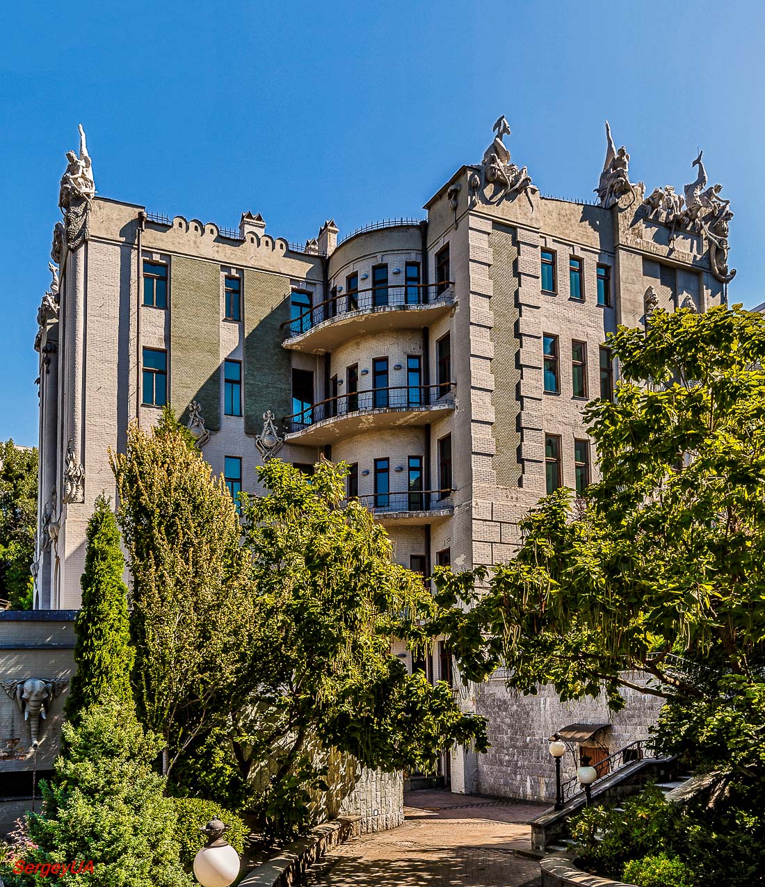 Киев, Банковая улица, 10