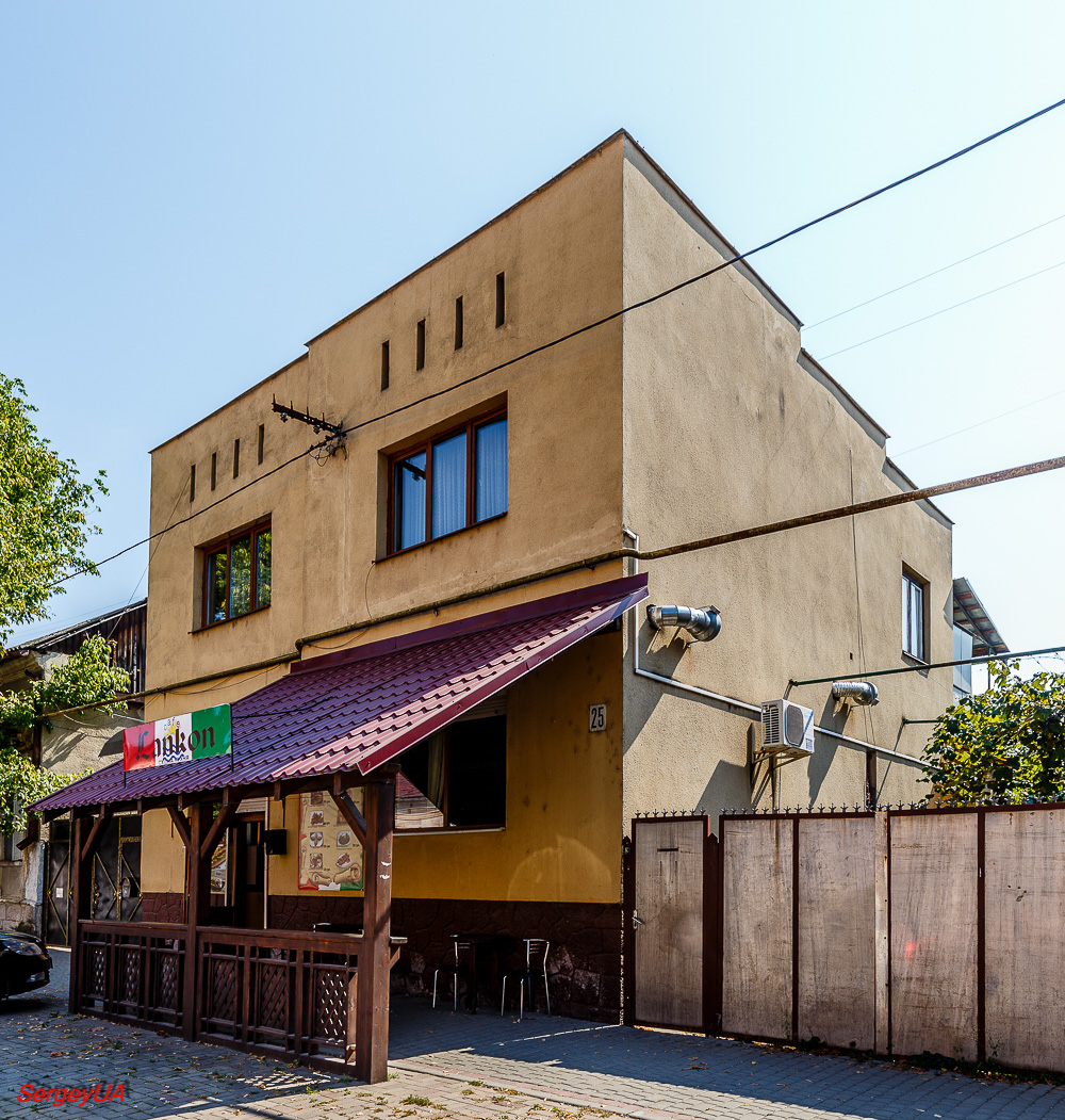 Мукачево, Улица Илоны Зрини, 25