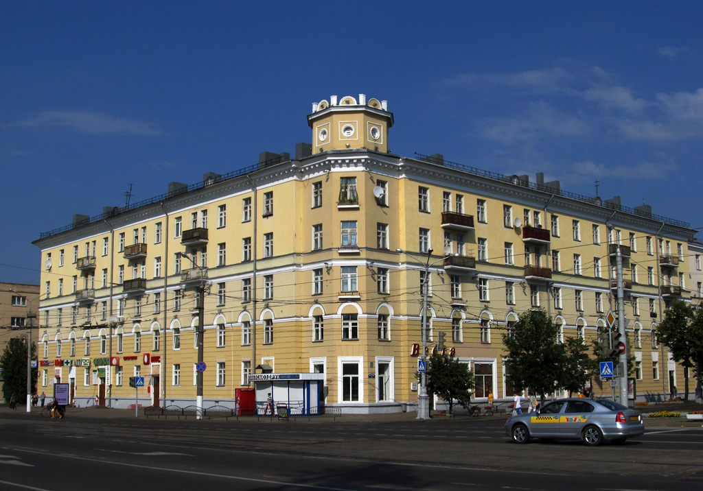Витебск, Улица Кирова, 2 / Улица Космонавтов, 9