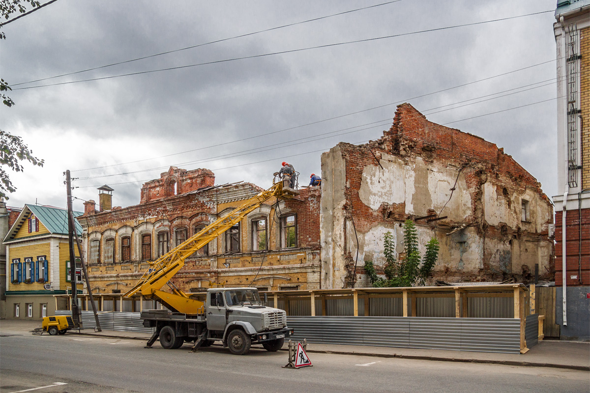 Казань, Улица Парижской Коммуны, 16