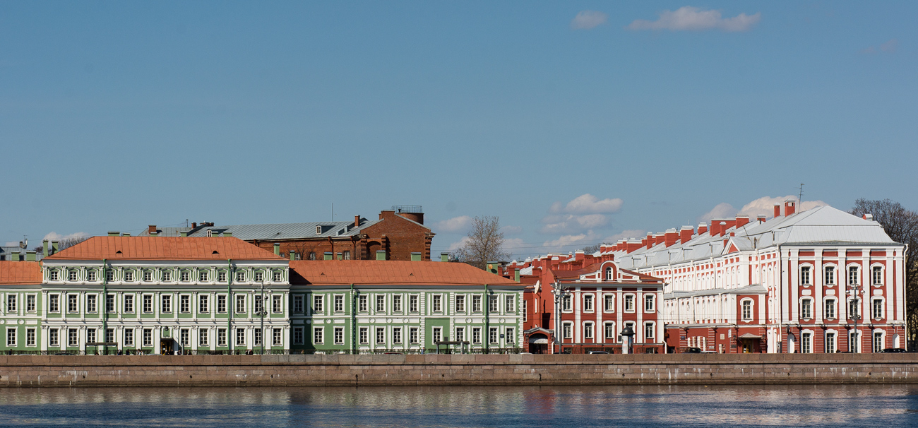 Санкт-Петербург, Университетская набережная, 11; Университетская набережная, 9; Менделеевская линия, 2
