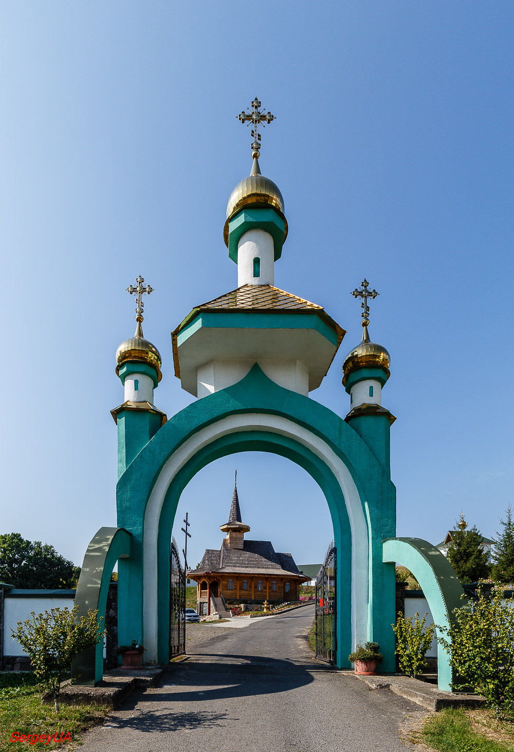 Мукачевский район, прочие н.п., С. Лавки, Монастырская улица, 1
