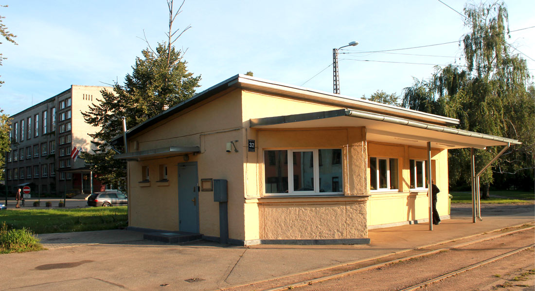 Рига, Ropažu iela, 32