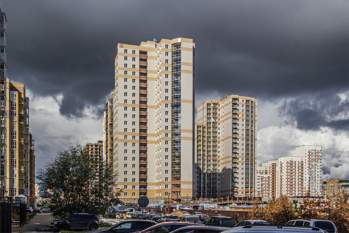Kazań, Чистопольская улица, 86 / Улица Нигматуллина, 10