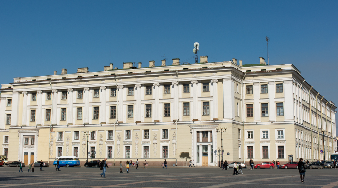 Санкт-Петербург, Дворцовая площадь, 4 / Миллионная улица, 40