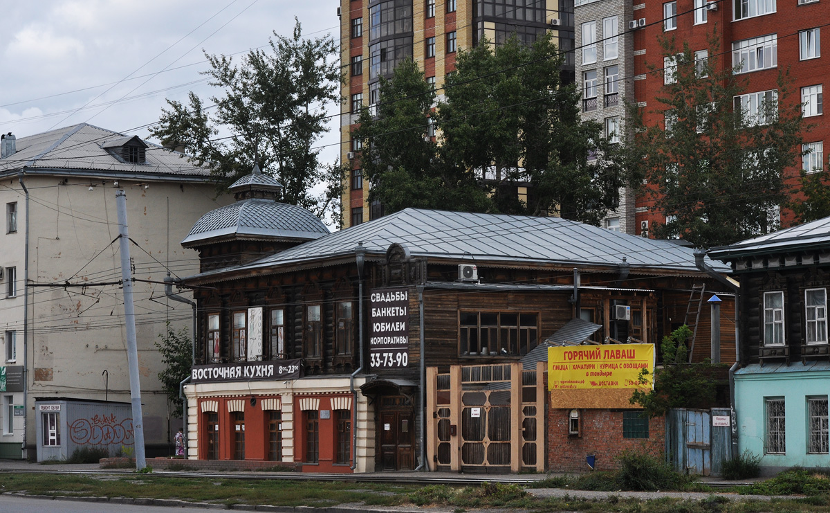 Омск, Улица Маршала Жукова, 95 / Съездовская улица, 48