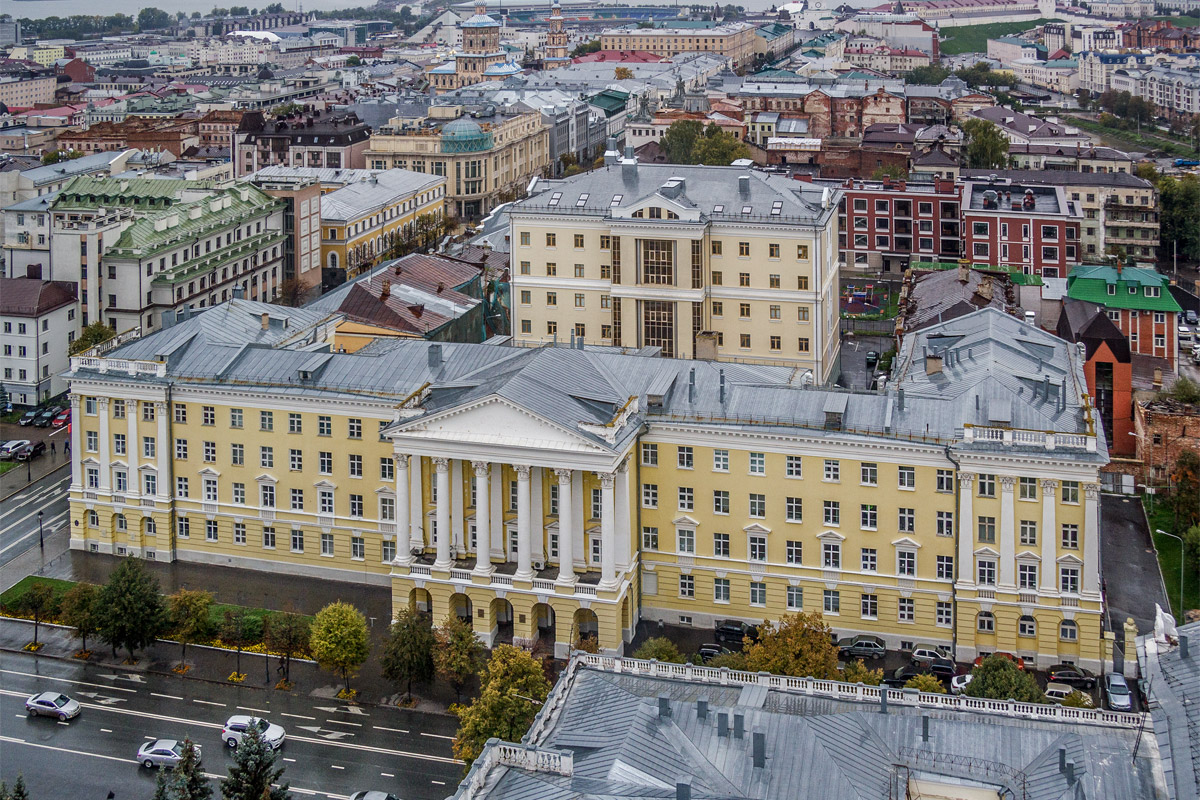 Казань, Кремлёвская улица, 29 / Улица Лобачевского, 1; Кремлёвская улица, 29
