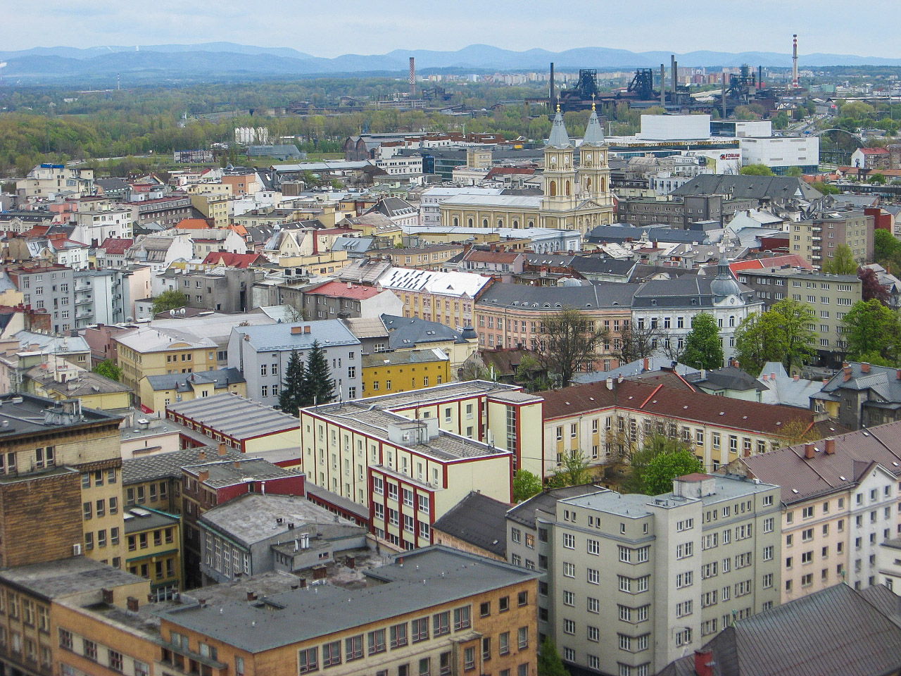 Острава, Náměstí Monsignore Šramka; Českobratrská, 5