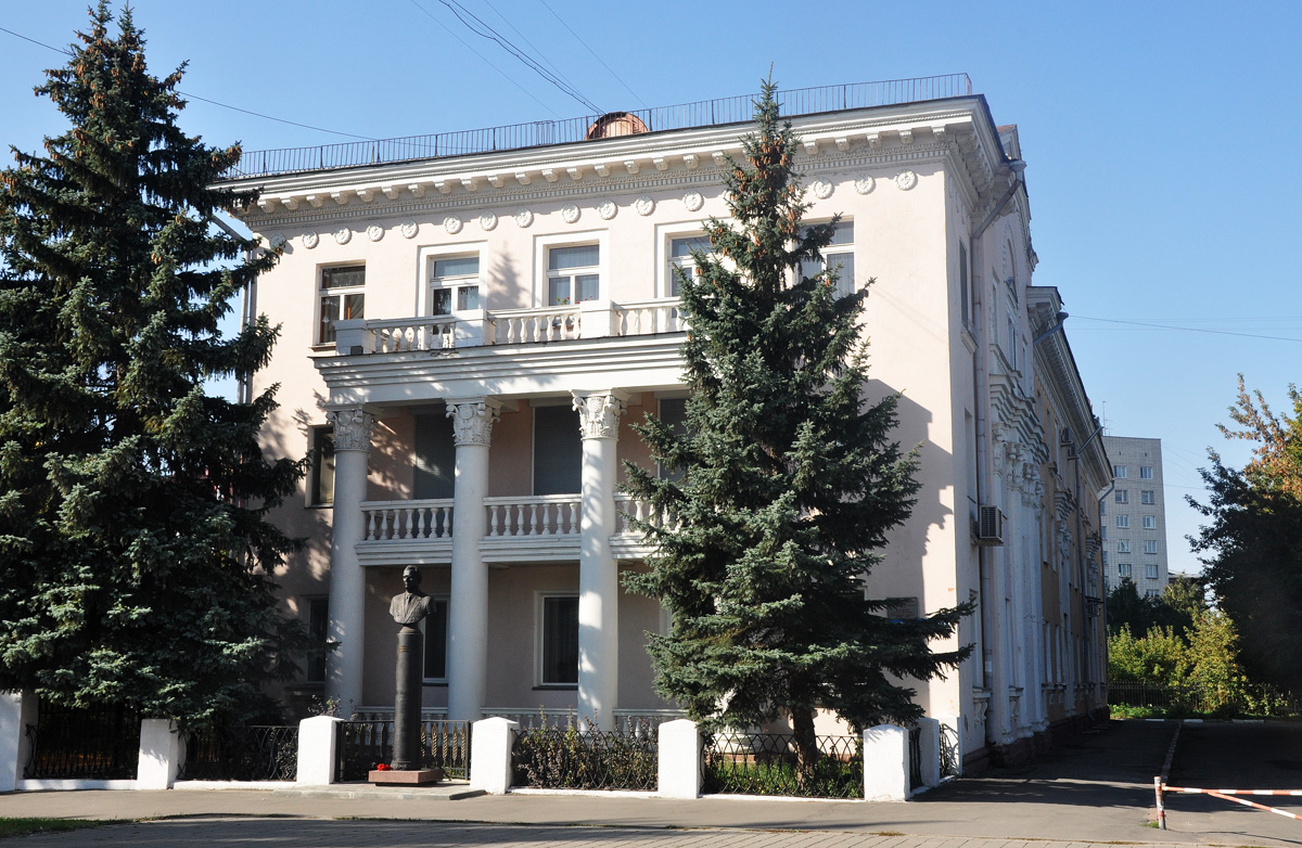 Омск, Спартаковская улица, 13