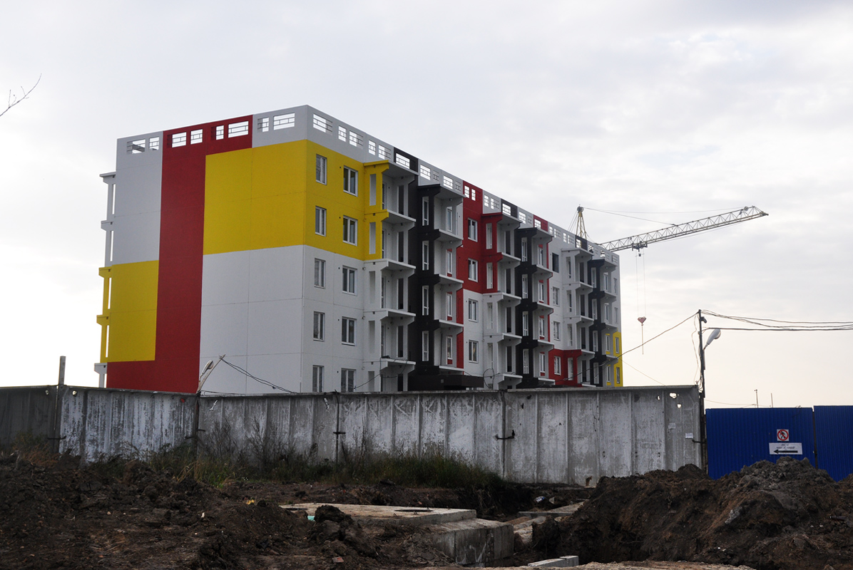 Омск, Улица Виталия Суровикина, 2