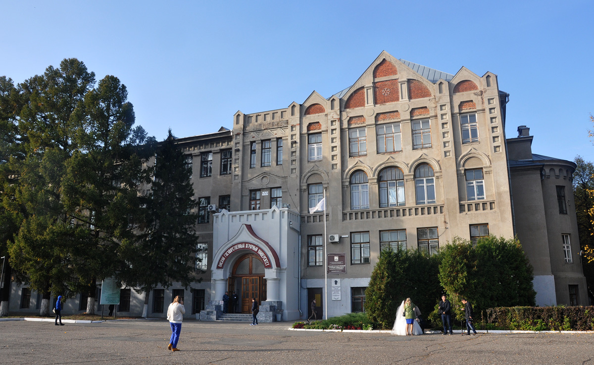 Омск, Институтская площадь, 1
