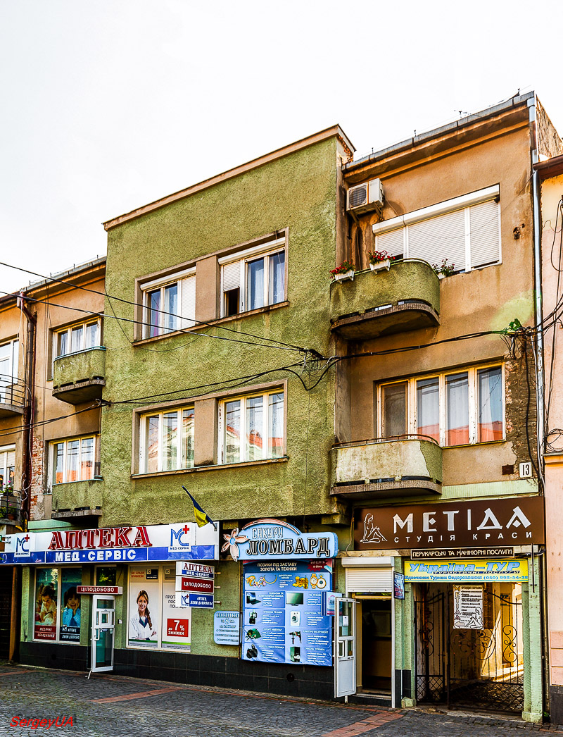Мукачево, Площадь Духновича, 13