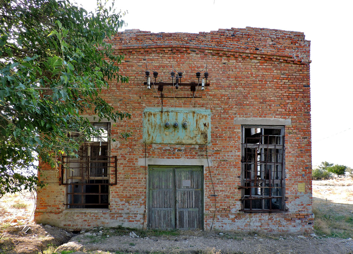 Geniches'k district. others settlements, с. Приозёрное, Заводская улица, 1*