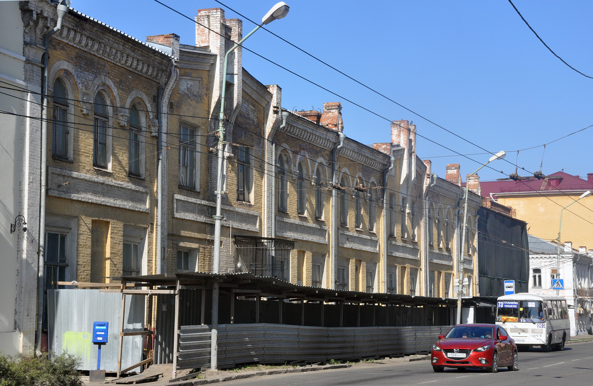 Омск, Дальневосточная улица, 6 / Улица Ленина, 48