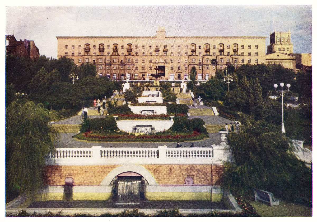 Харьков, Университетская улица, 9 / Спартаковский переулок, 3