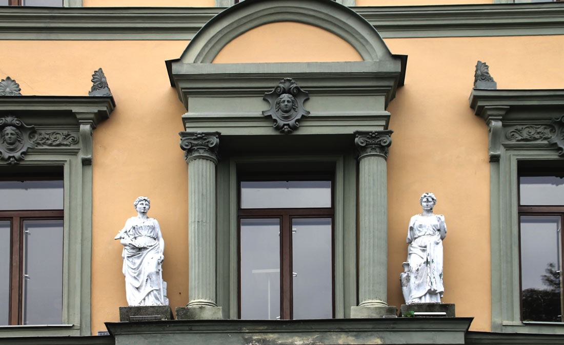 Тарту, Raekoja plats, 20