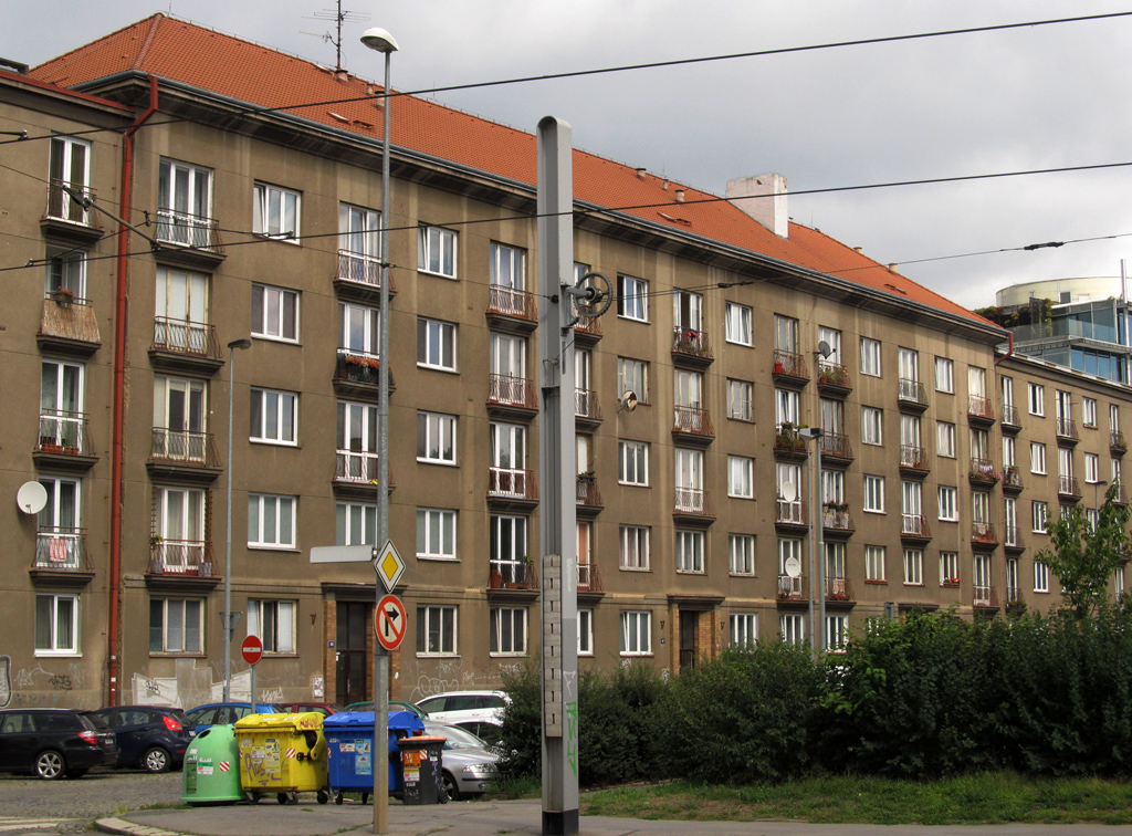 Прага, Na Hroudě, 65-67-69