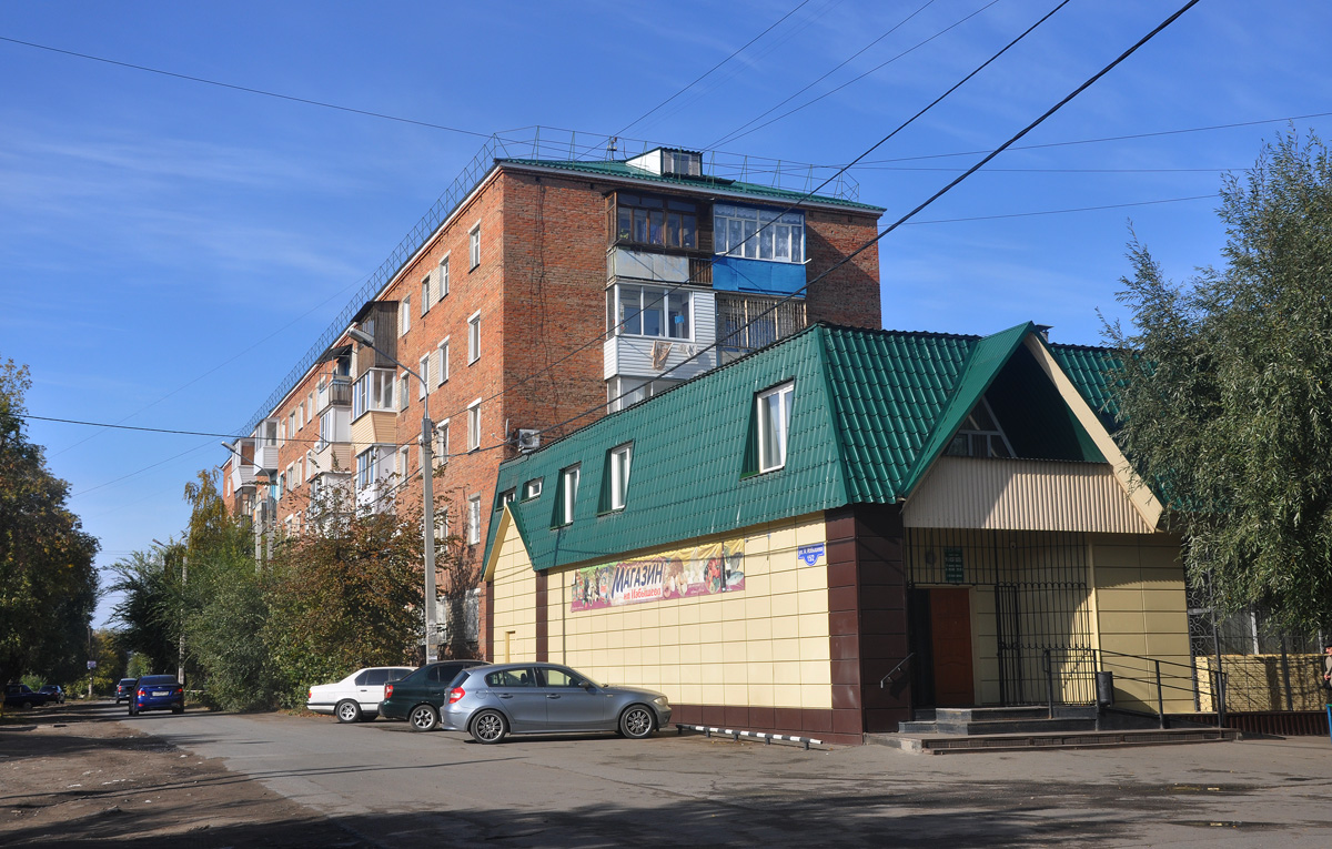 Омск, Улица Артёма Избышева, 15/1; Улица Артёма Избышева, 15/2