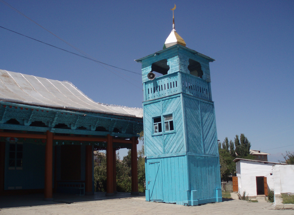 Каракол, Улица Ю. Абдрахманова, 140 / Улица Бектенова,