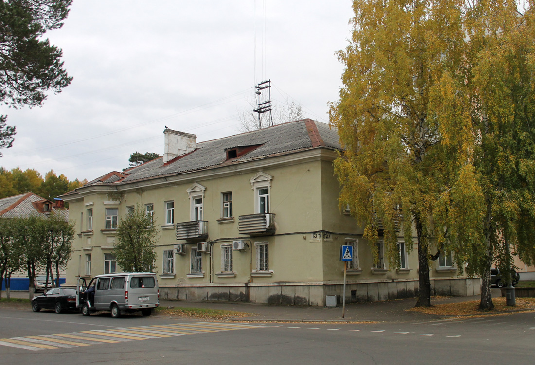 Железногорск, Школьная улица, 27 / Октябрьская улица, 15