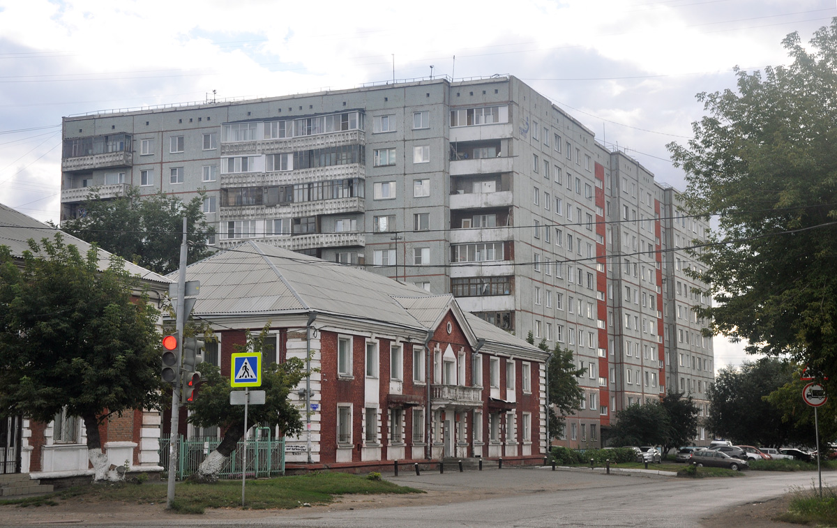 Омск, Улица 20 лет РККА, 10; Улица 20 лет РККА, 168