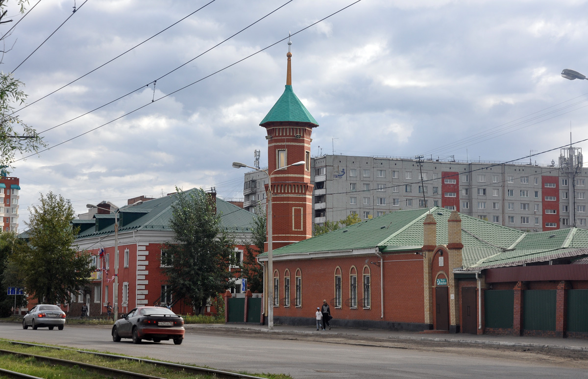 Omsk, Улица Богдана Хмельницкого, 140; Улица Богдана Хмельницкого, 142
