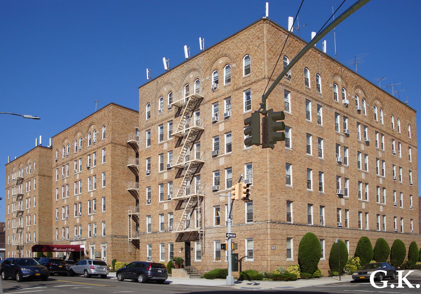 Нью-Йорк, Ridge Boulevard, 6735