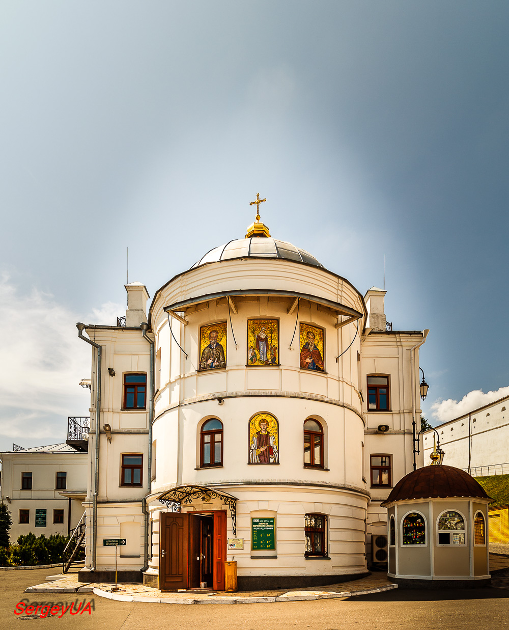 Киев, Лаврская улица, 9 корп. 68