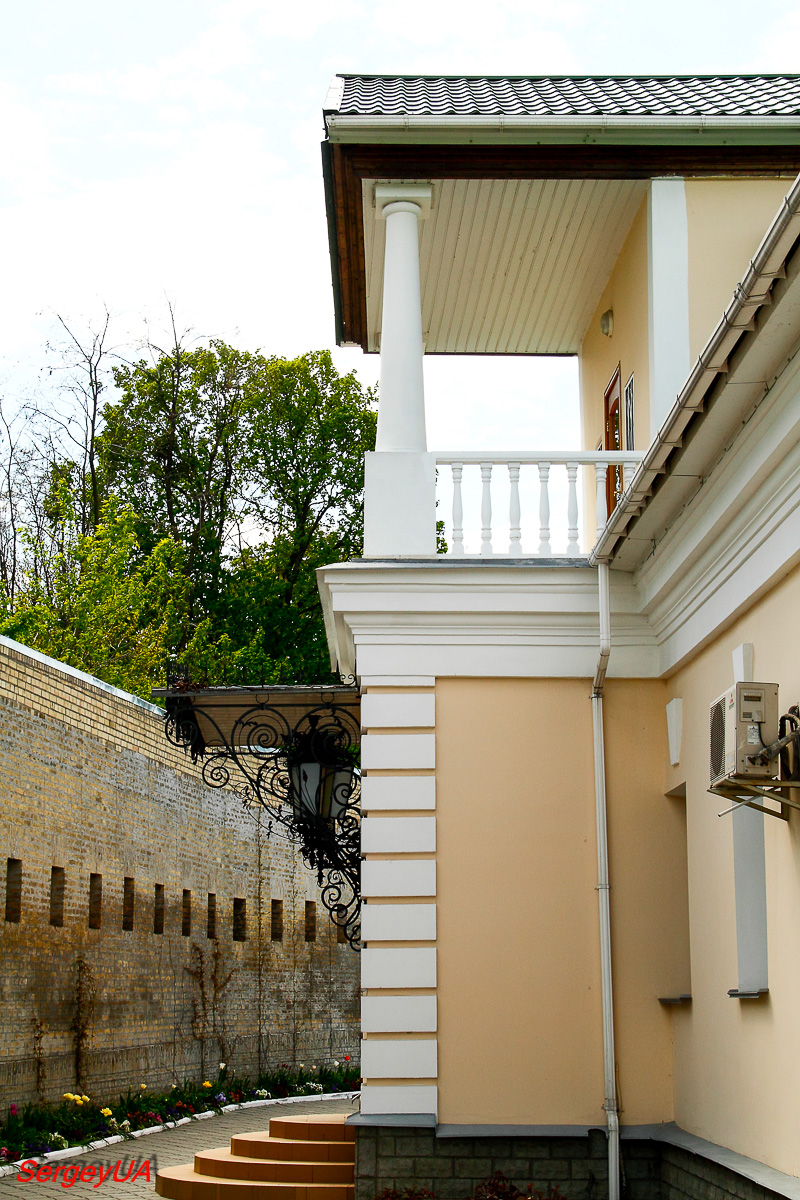 Киев, Лаврская улица, 9 корп. 49