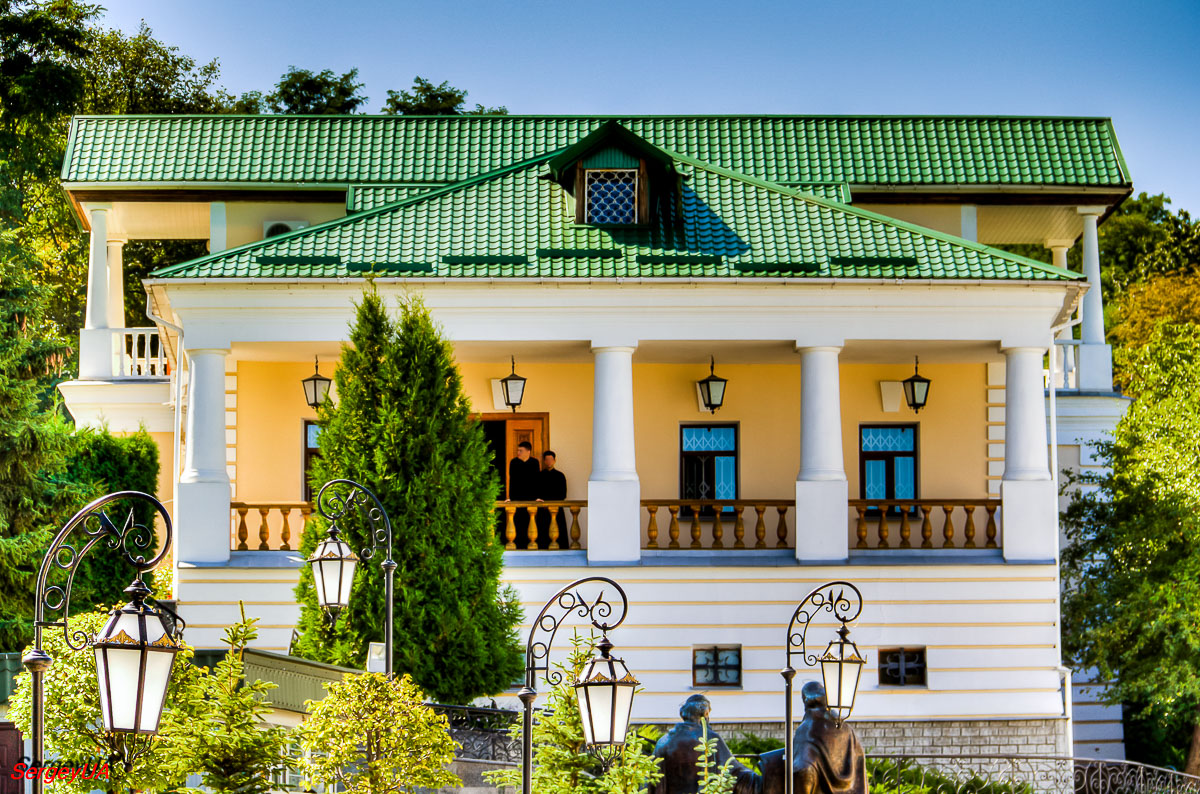 Киев, Лаврская улица, 9 корп. 49