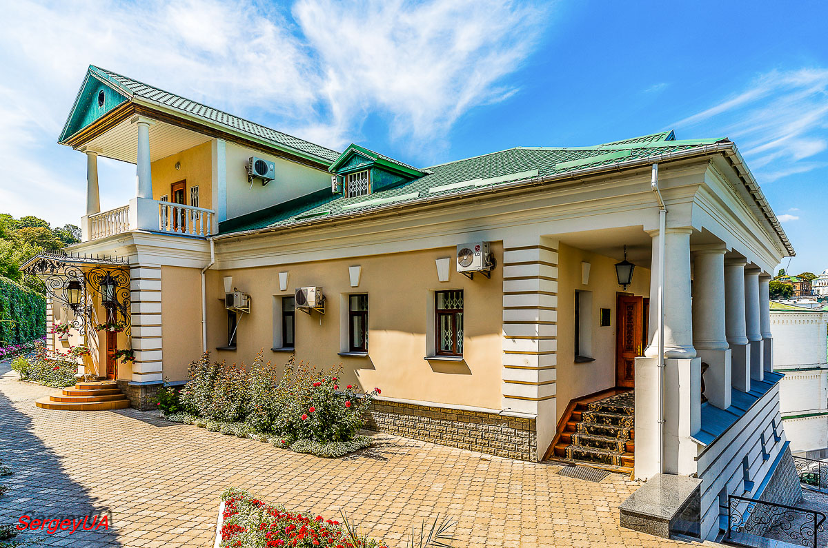 Киев, Лаврская улица, 9 корп. 49