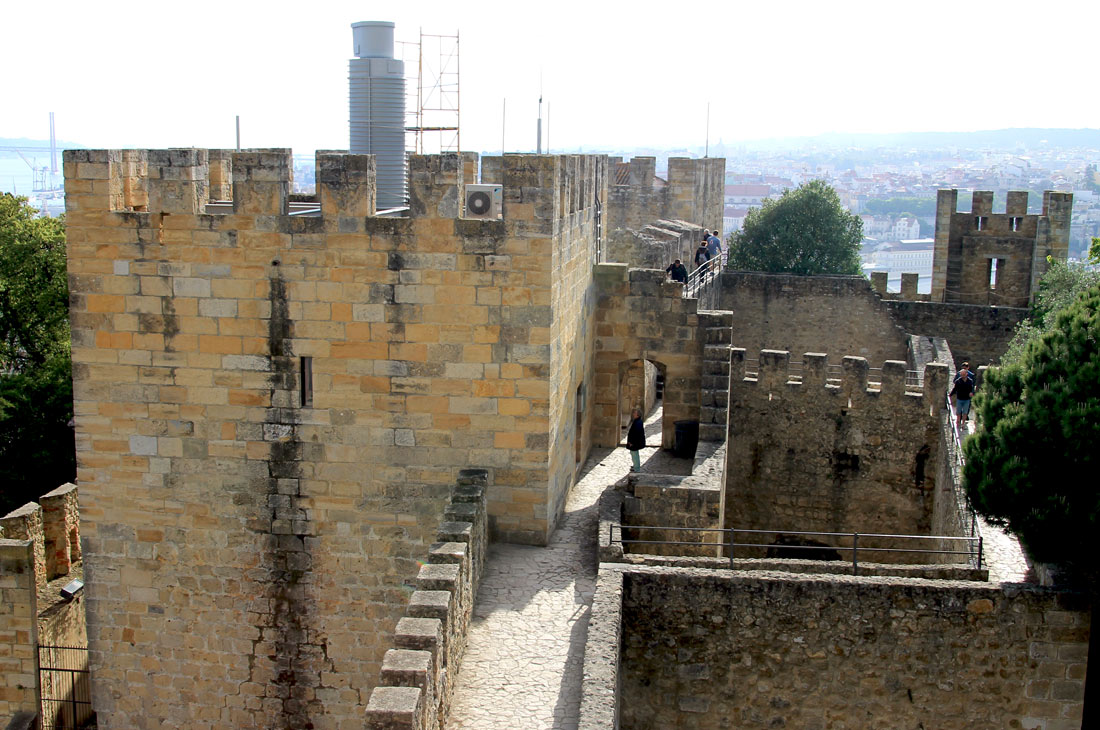 Лиссабон, Rua de Santa Cruz do Castelo