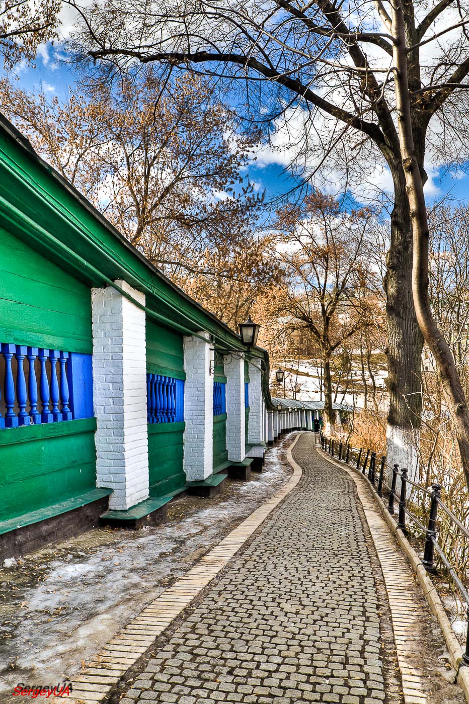 Киев, Лаврская улица, 9 корп. 72