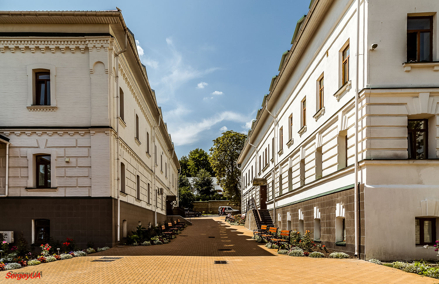 Киев, Лаврская улица, 9 корп. 60; Лаврская улица, 9 корп. 55