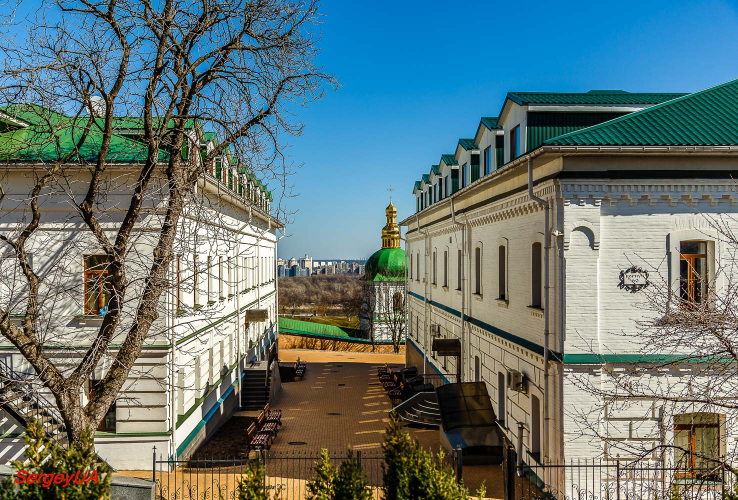 Киев, Лаврская улица, 9 корп. 60; Лаврская улица, 9 корп. 55