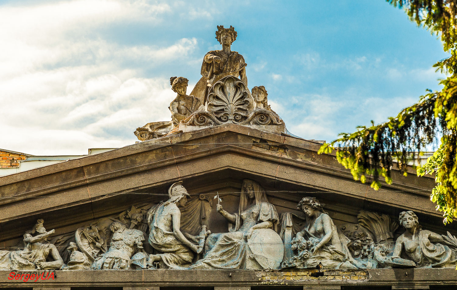 Киев, Улица Михаила Грушевского, 6