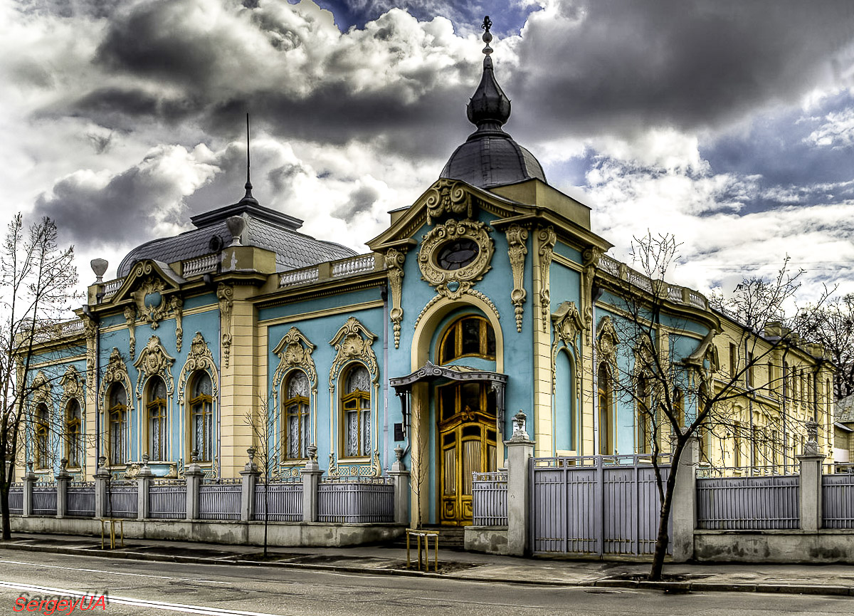Киев, Улица Михаила Грушевского, 22