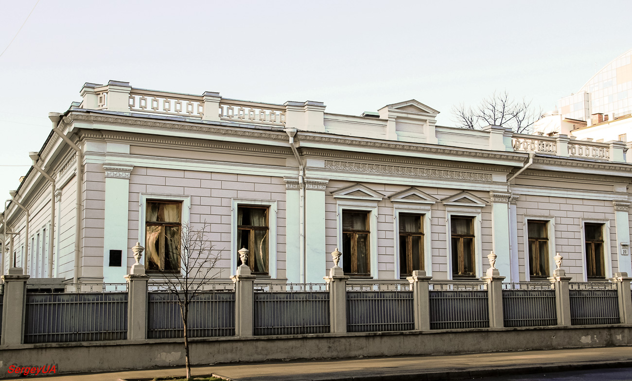 Киев, Улица Михаила Грушевского, 20 / Шелковичная улица, 1