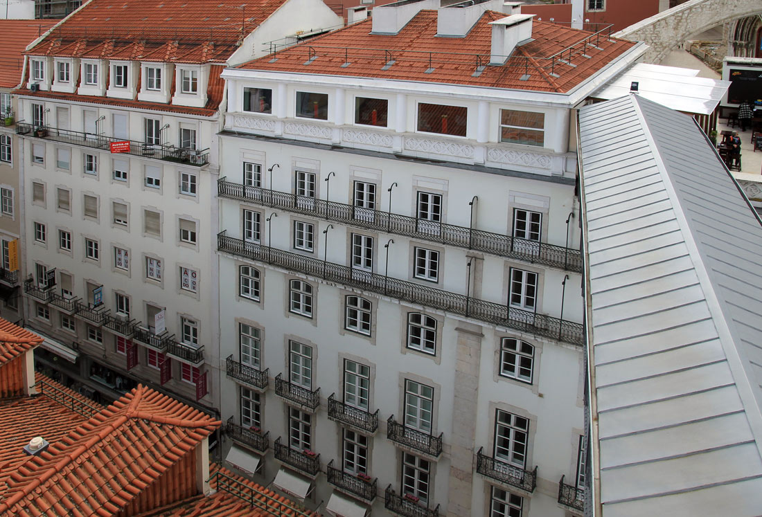 Лиссабон, Rua do Carmo, 51; Rua Nova do Almada, 51