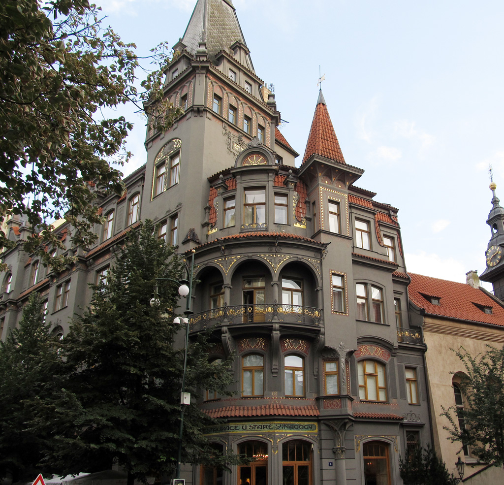 Прага, Pařížská, 17