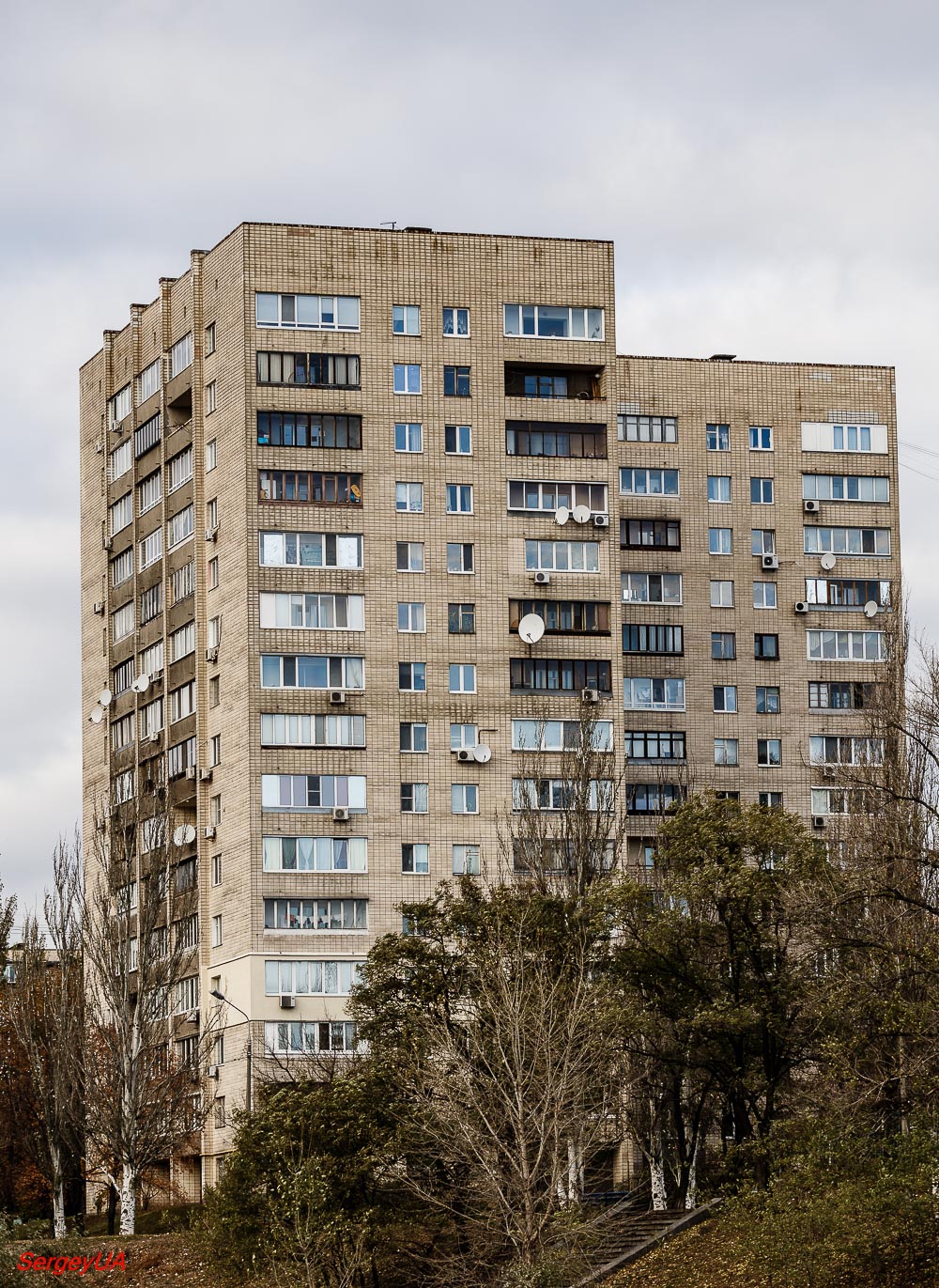Kyiv, Улица Флоренции, 1 / Улица Раисы Окипной, 11