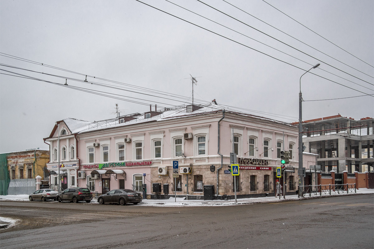 Казань, Улица Тази Гиззата, 10; Московская улица, 34 / Улица Тази Гиззата, 8