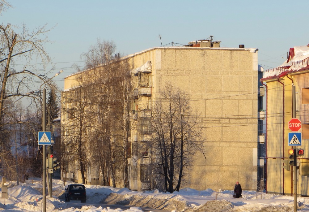 Карпинск, Улица Серова, 13