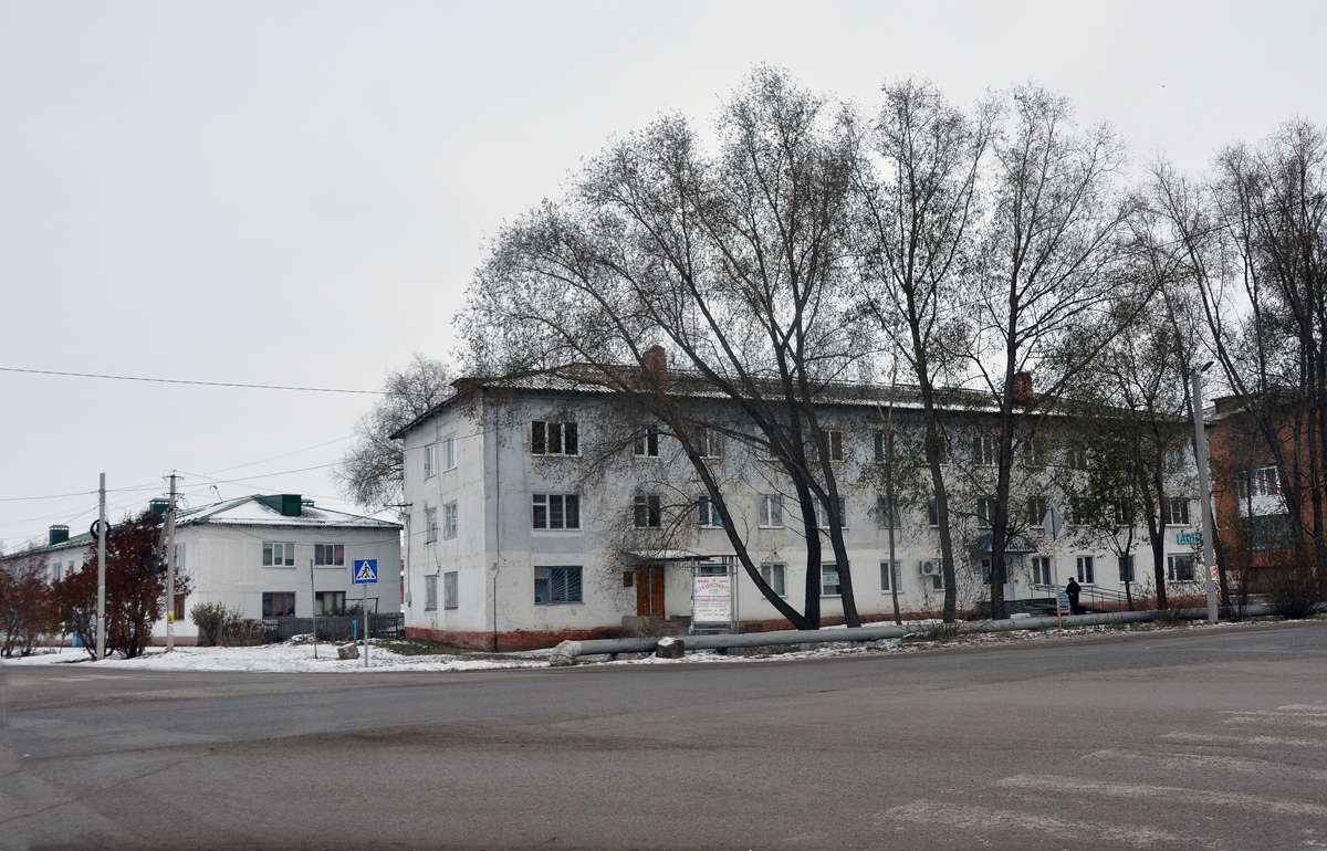 Kalachinsk, Улица Калинина, 49; Улица Ленина, 28