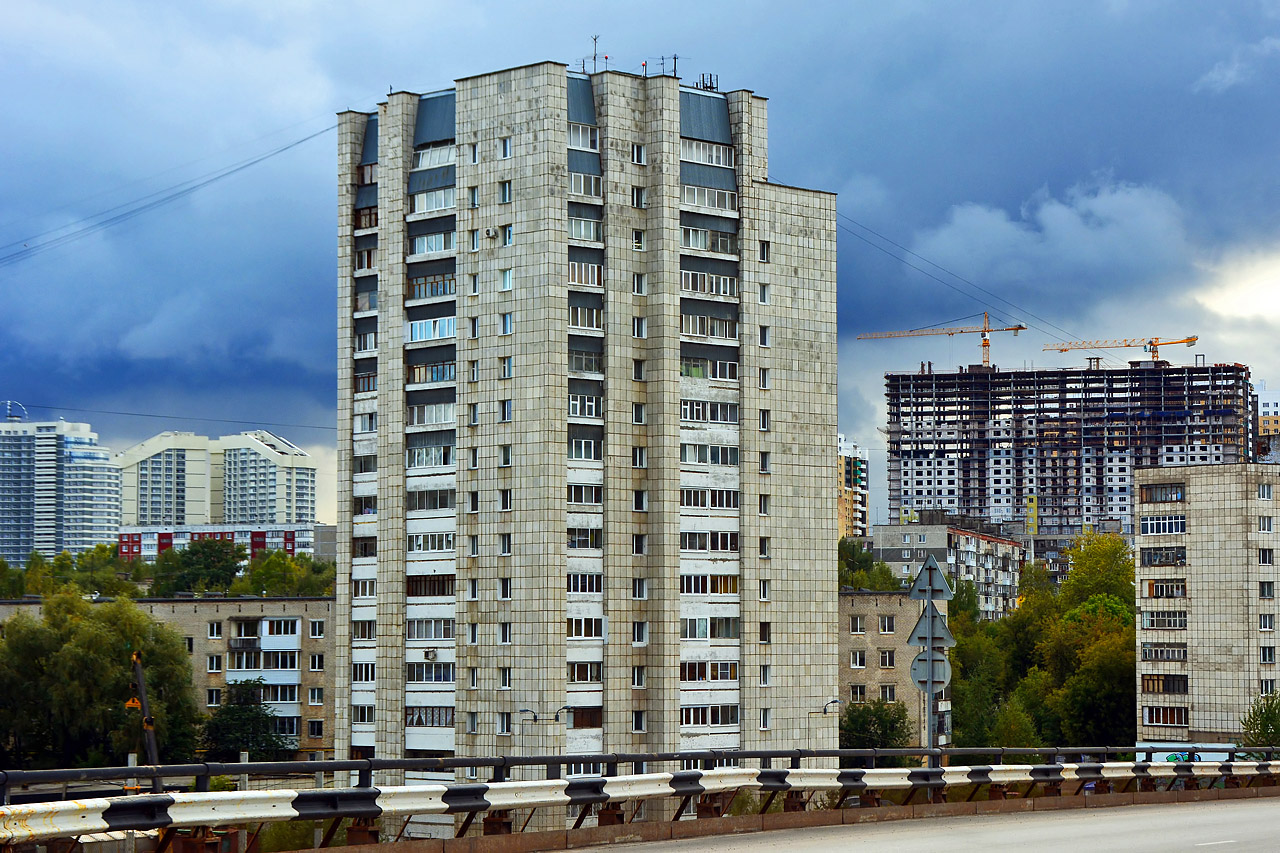 Пермь, Улица Революции, 2