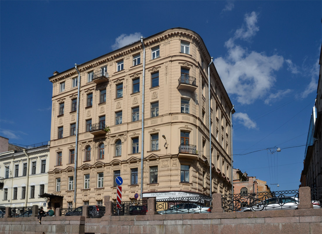 Санкт-Петербург, Набережная реки Мойки, 32 / Волынский переулок, 2
