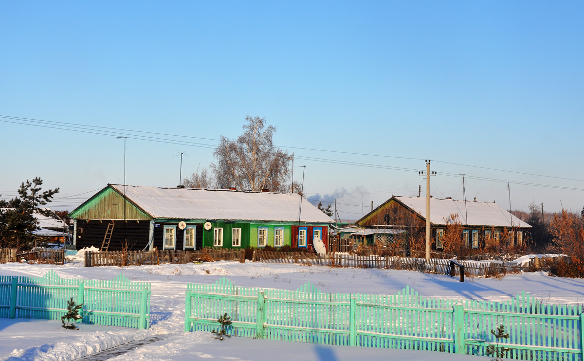 Kalachinsky District, other localities, с. Валерино, Вокзальная улица, 11/2; с. Валерино, Вокзальная улица, 13/1